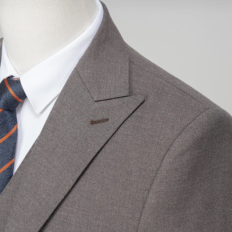Men's Two-button Three-piece Suit with  Peaked Lapel
