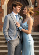 Traje de negocios gris claro de tres piezas con un botón para hombre